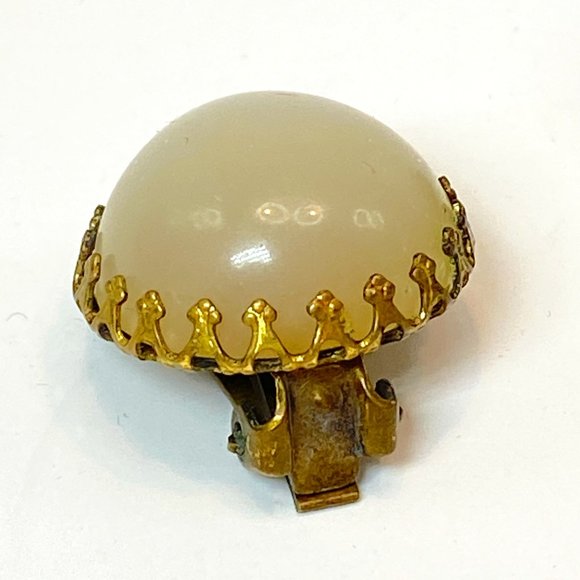 Vintage 1960s Clip ons Earrings Half Sphere Cream Coloured Stone Gold Tone - Picture 4 of 6